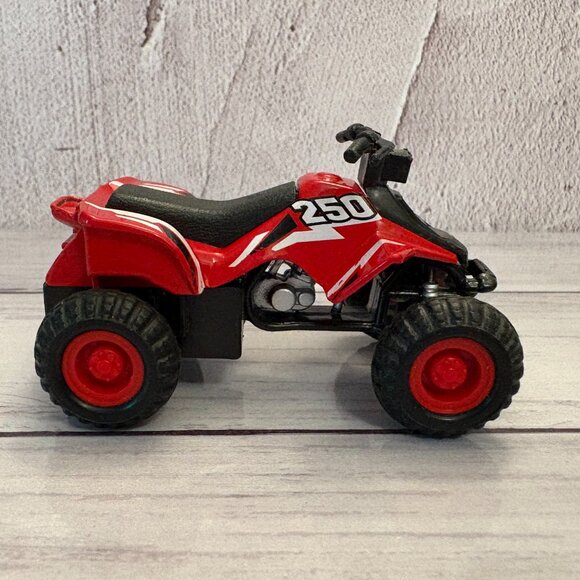 Maisto ATV Red Quad 250 Pullback Action Diecast 2016 (SKU: 259TO) - Picture 2 of 7